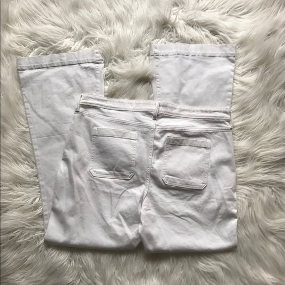 Gap Front Pocket Flares - Picture 5 of 7